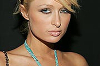 Paris Hilton đã chán ngán bộ quần áo tù