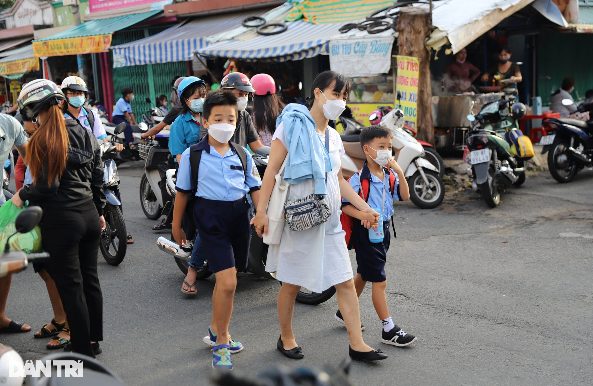 Lễ khai giảng nhiều cảm xúc ở TPHCM - 13 Lễ khai giảng nhiều cảm xúc ở TPHCM - 13