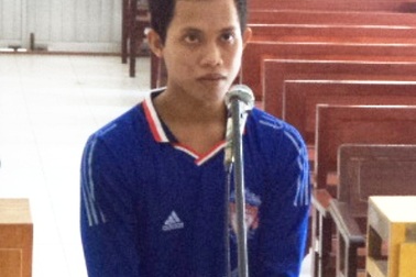 Lĩnh 12 năm tù vì được bạn gái nhí "cho yêu"