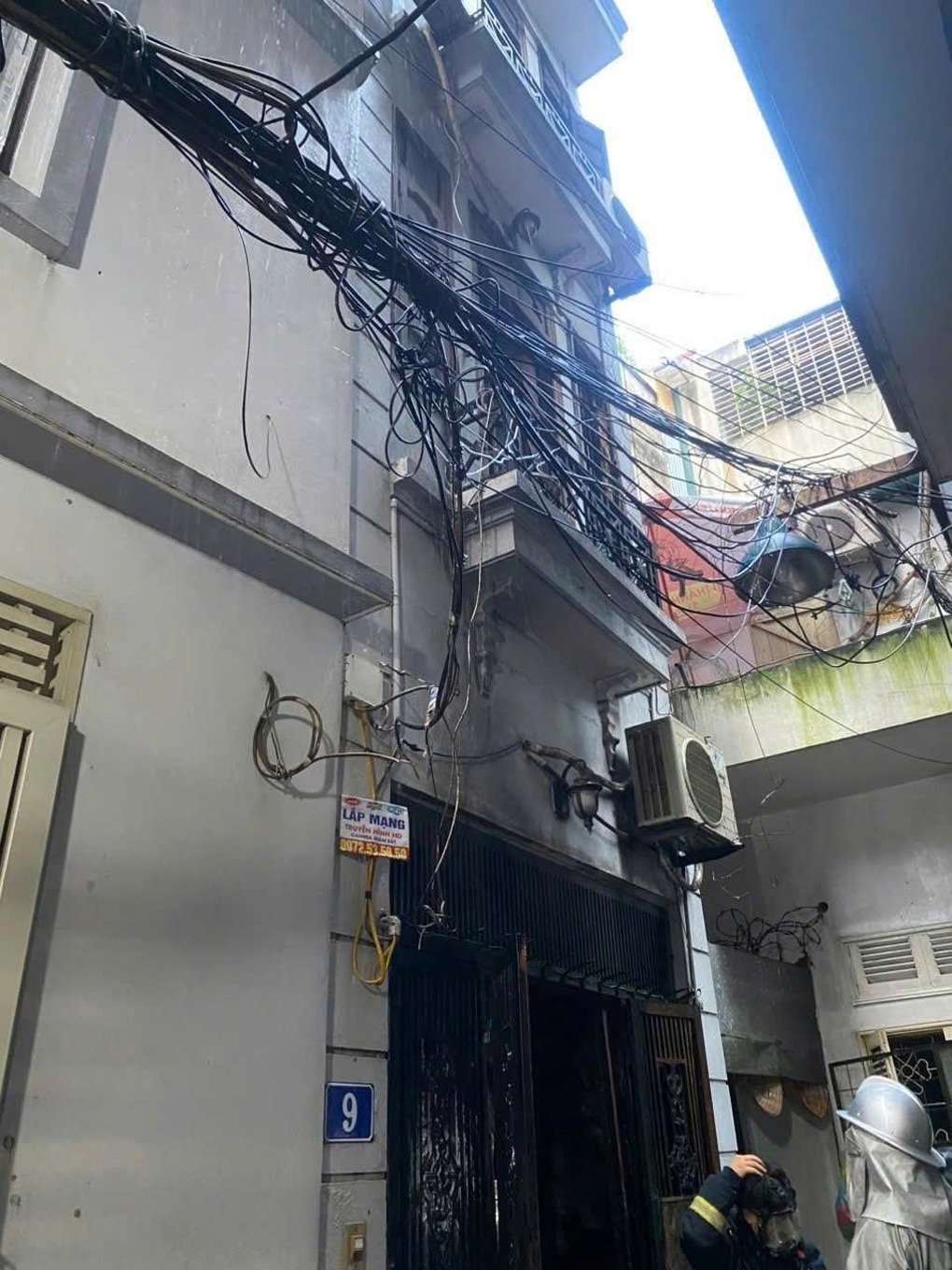 Cháy nhà làm 5 người chết: Nạn nhân kêu cứu khoảng 1 phút rồi im bặt - 1 Cháy nhà làm 5 người chết: Nạn nhân kêu cứu khoảng 1 phút rồi im bặt - 1