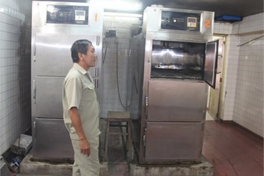 Chuyên gia trang điểm tử thi tiết lộ về nghề "rùng rợn" nhất thế gian