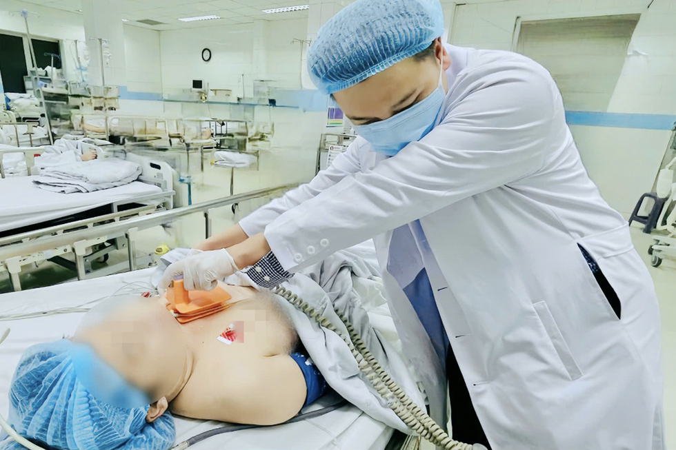 7 lần sốc điện, vẽ bản đồ tim sản phụ và mong muốn của Thứ trưởng Bộ Y tế - 3 7 lần sốc điện, vẽ bản đồ tim sản phụ và mong muốn của Thứ trưởng Bộ Y tế - 3