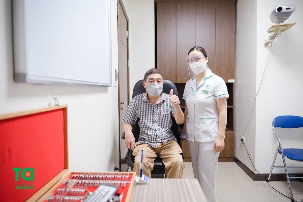 Thắp sáng đôi mắt tăng nhãn áp, đục thủy tinh thể nặng - 3 Thắp sáng đôi mắt tăng nhãn áp, đục thủy tinh thể nặng - 3