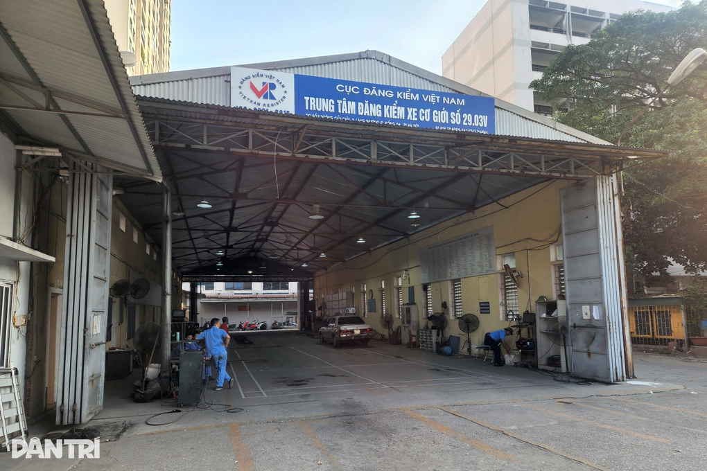 Hiện tượng lạ, nhiều chủ xe bỏ lốt đăng kiểm sau 2 tháng chờ đợi - 1 Hiện tượng lạ, nhiều chủ xe bỏ lốt đăng kiểm sau 2 tháng chờ đợi - 1