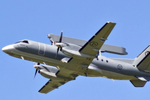 Ukraine vừa mừng vừa lo khi Thụy Điển viện trợ "mắt thần" Saab 340