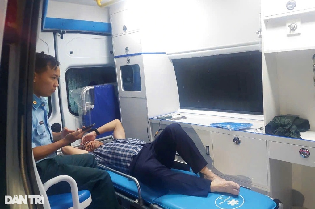 Vụ máy bay quân sự rơi ở Bình Định: Phi công bắn đạn tín hiệu - 1 Vụ máy bay quân sự rơi ở Bình Định: Phi công bắn đạn tín hiệu - 1