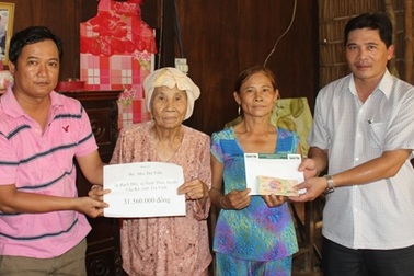 Hơn 30 triệu đồng đến với gia đình có 5 người bệnh tâm thần