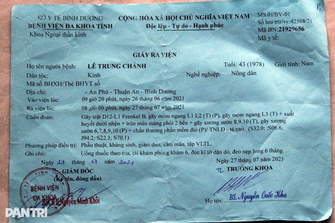 Người cha liệt muốn thoát cảnh cúi đầu ăn xin giữa chợ nuôi con thơ - 3 Người cha liệt muốn thoát cảnh cúi đầu ăn xin giữa chợ nuôi con thơ - 3