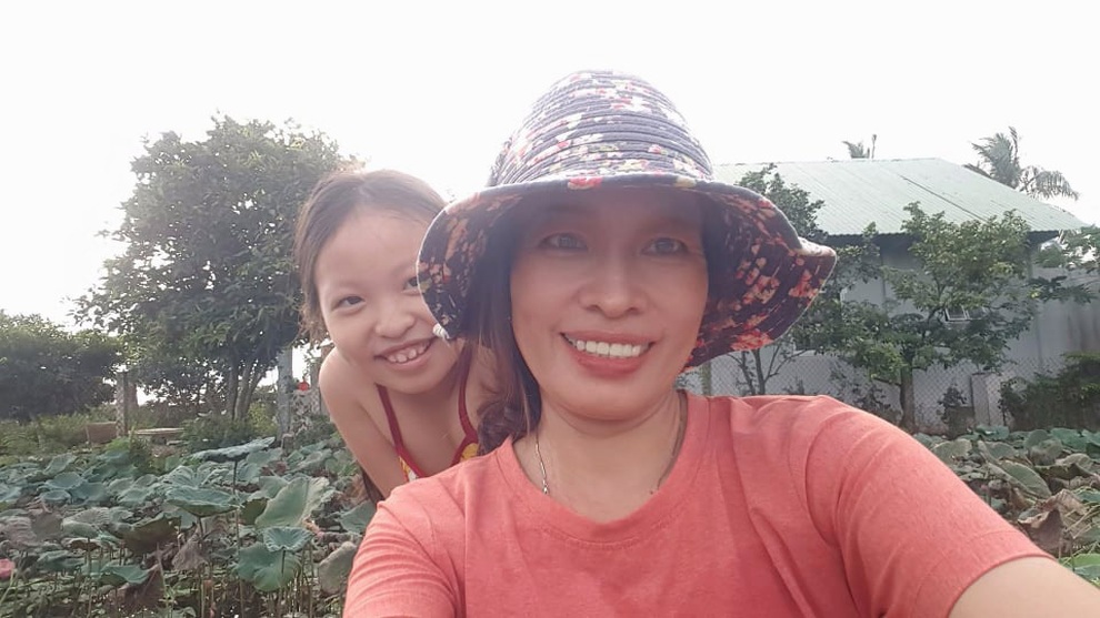 Vườn quê tràn ngập hoa và rau trái sạch của mẹ đảm ở Long An - 1 Vườn quê tràn ngập hoa và rau trái sạch của mẹ đảm ở Long An - 1