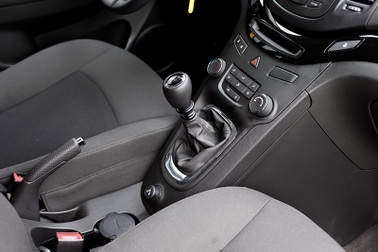 GM Việt Nam âm thầm ra Chevrolet Orlando MT, giá bán 639 triệu đồng