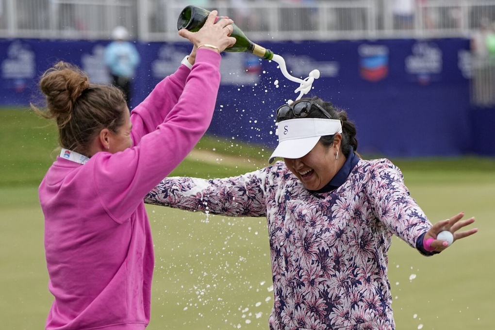 Golfer gốc Việt đánh bại số một thế giới ở giải đấu danh giá tại Mỹ - 2 Golfer gốc Việt đánh bại số một thế giới ở giải đấu danh giá tại Mỹ - 2