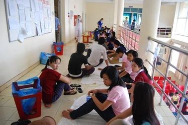 Thêm một vụ ngộ độc tập thể sau bữa cơm trưa