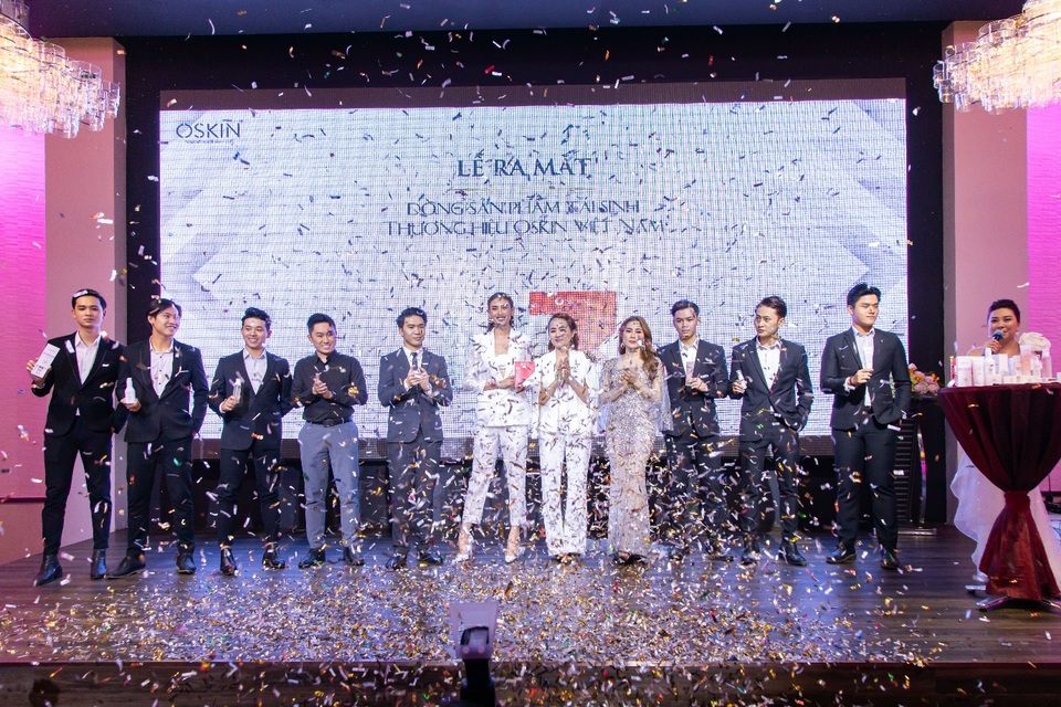 Siêu mẫu Võ Hoàng Yến trở thành CEO Công ty TNHH BTF Việt Nam - 1