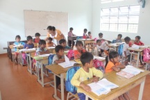 Vụ sập sàn trường học: Chuyển hơn 1.400 học sinh sang chỗ mới