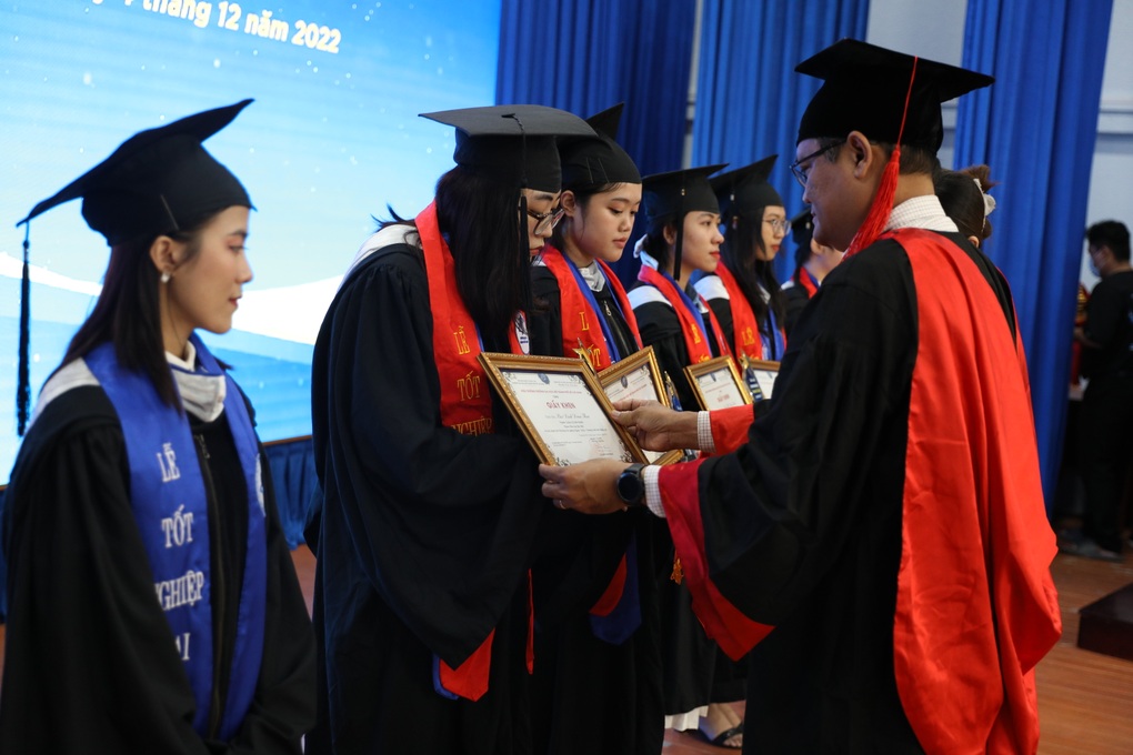 Trường đại học có 32 thủ khoa toàn khóa - 1 Trường đại học có 32 thủ khoa toàn khóa - 1