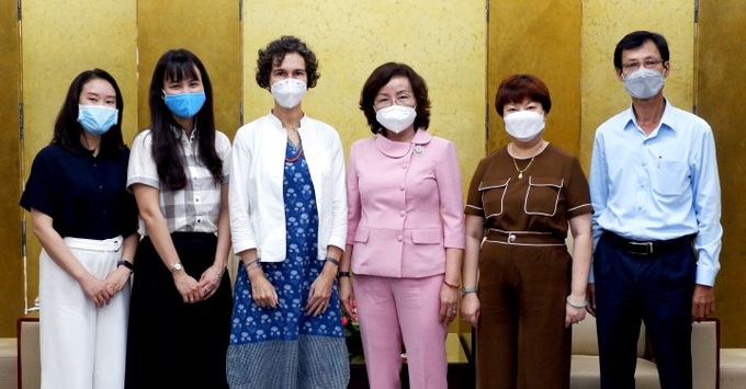 Đại diện lãnh đạo TP. Đà Nẵng chụp ảnh lưu niệm với đoàn công tác Quỹ Nhi đồng Liên hợp quốc (UNICEF) tại Việt Nam. Ảnh danang.gov.vn