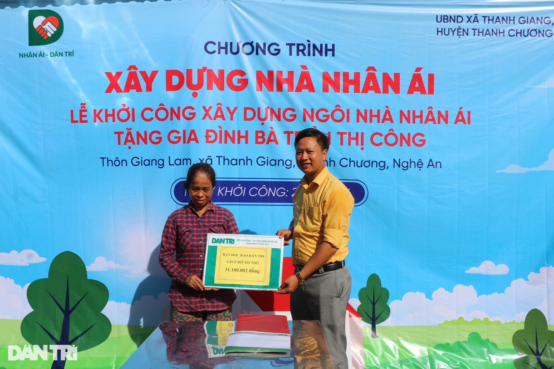 Khởi công xây nhà Nhân ái tặng người mẹ nghèo ở Nghệ An - 4 Khởi công xây nhà Nhân ái tặng người mẹ nghèo ở Nghệ An - 4