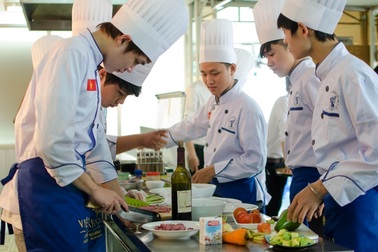 Từ 1/9: Giảm 50 % học phí hệ Trung cấp