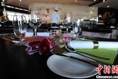 Bữa ăn Valentine giá "choáng váng" 33 triệu đồng