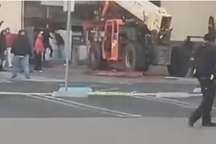 Nhóm hôi của ngang nhiên dùng xe nâng cướp phá cửa hàng tại Mỹ