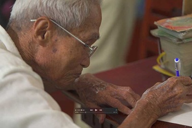 Ông già viết thư thuê nhận giải KOVA