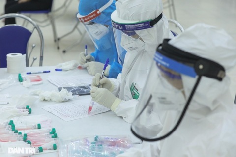 Hà Nội: Vừa về nhà sau 14 ngày cách ly thì nhận kết quả dương tính