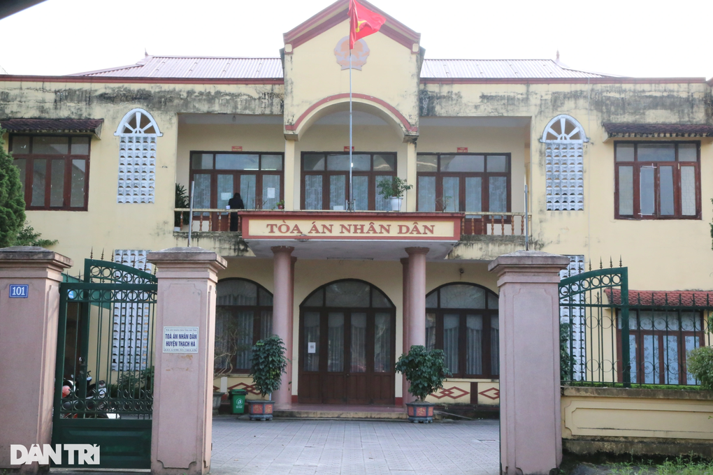 Vụ vợ chồng ly hôn đòi bắt cá dưới hồ để chia: Người trong cuộc nói gì? - 1 Vụ vợ chồng ly hôn đòi bắt cá dưới hồ để chia: Người trong cuộc nói gì? - 1