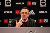 Rangnick phủ nhận Man Utd treo thưởng 10 triệu bảng để "câu" Haaland