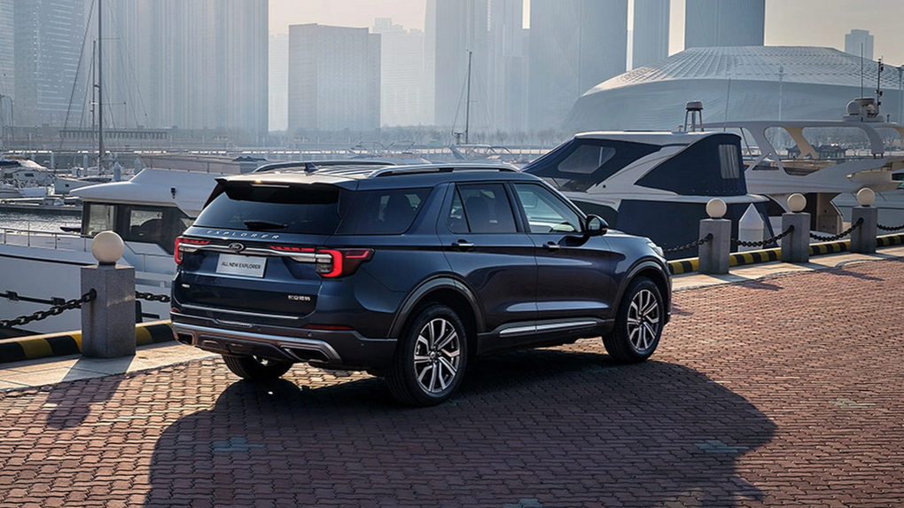Ford Explorer 2023 có nhiều thay đổi, được trang bị màn hình khủng - 2 Ford Explorer 2023 có nhiều thay đổi, được trang bị màn hình khủng - 2
