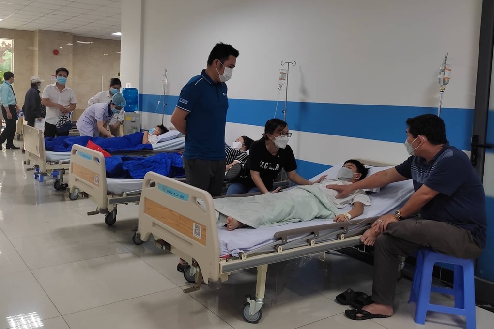 Hơn 120 học sinh bán trú ở Nha Trang nhập viện vì ngộ độc thực phẩm - 1 Hơn 120 học sinh bán trú ở Nha Trang nhập viện vì ngộ độc thực phẩm - 1