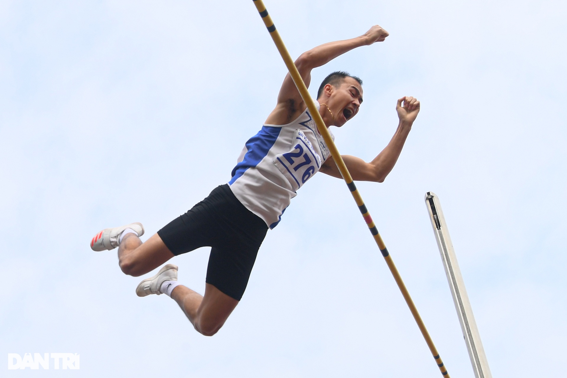 Ông hoàng đi bộ Nguyễn Thành Ngưng phá kỷ lục quốc gia cự ly 20.000m - 6