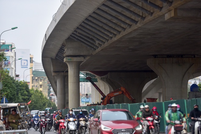 Đại công trường trên cao 9.400 tỷ xuyên đường cong mềm mại ở Hà Nội - 24