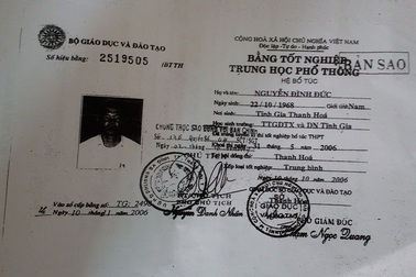 Cảnh cáo Trưởng công an xã sử dụng bằng THPT giả