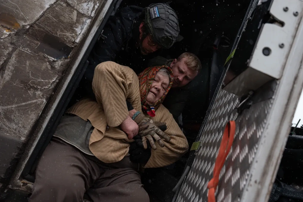 Tình nguyện viên Anh kể lại trải nghiệm đáng sợ ở Ukraine - 1 Tình nguyện viên Anh kể lại trải nghiệm đáng sợ ở Ukraine - 1
