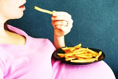 Những thực phẩm bà bầu nên hạn chế