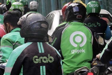 Alibaba muốn "rót" 3 tỷ USD vào Grab