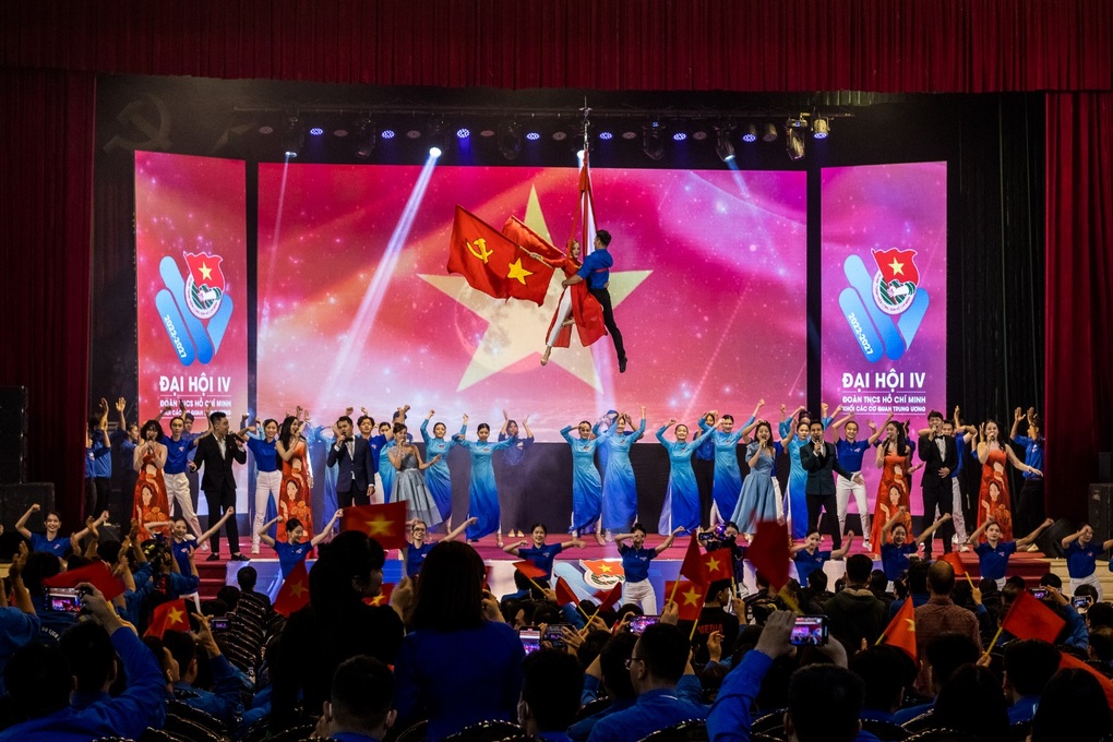 Đoàn Khối các cơ quan Trung ương nhận Huân chương Lao động hạng nhất - 2 Đoàn Khối các cơ quan Trung ương nhận Huân chương Lao động hạng nhất - 2