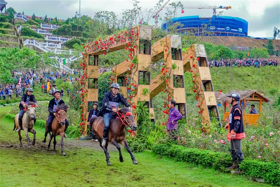 Hè này, Lào Cai tung loạt ưu đãi khủng tới 70% - 3