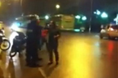 Lại xuất hiện clip tát cảnh sát