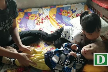 Đầu cháu sắp nổ tung, nhưng vợ chồng em cùng đường rồi