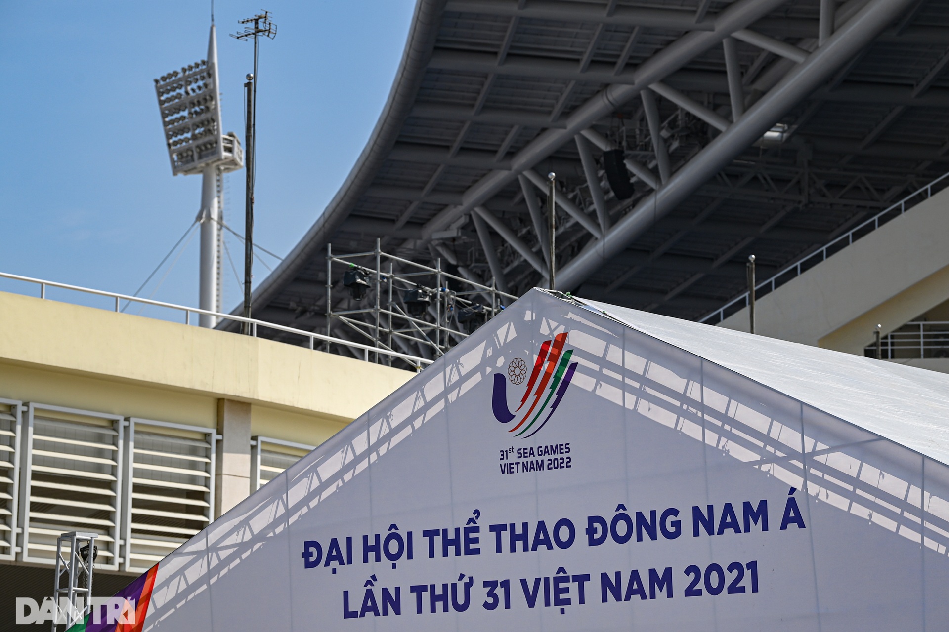 Bên trong đại công trường SVĐ Mỹ Đình chuẩn bị cho Lễ khai mạc SEA Games 31 - 14 Bên trong đại công trường SVĐ Mỹ Đình chuẩn bị cho Lễ khai mạc SEA Games 31 - 14
