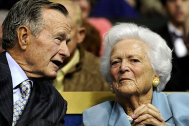 Vợ Bush "cha" khuyên Sarah Palin “ở nhà”