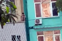 Hà Nội: Nam thanh niên ngáo đá, nghĩ bị bắt cóc la hét đòi tự tử