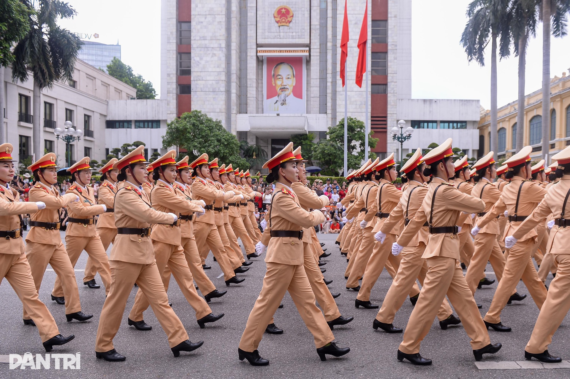 Những bóng hồng rạng rỡ trong Ngày hội vì Thủ đô bình yên - 3 Những bóng hồng rạng rỡ trong Ngày hội vì Thủ đô bình yên - 3