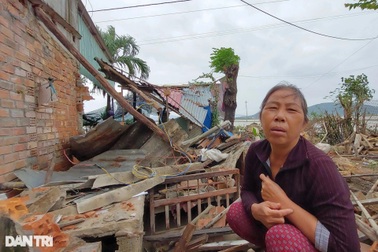 Lũ dữ lịch sử cuốn phăng nhà cửa, bà con cần giúp ngay gạo ăn, áo ấm