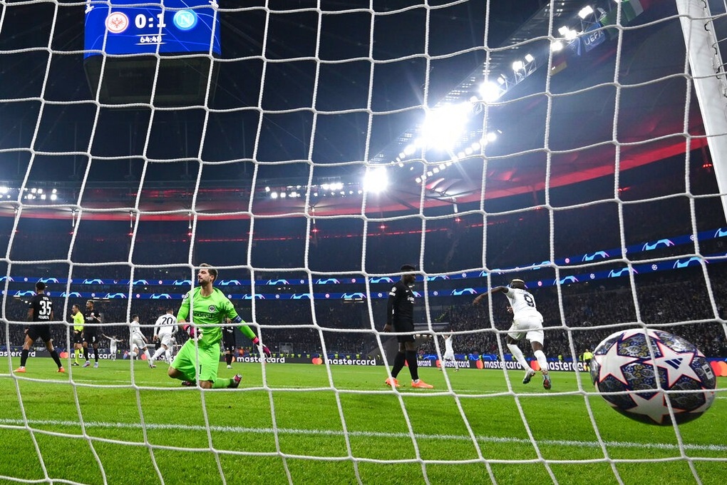 Napoli có cơ hội lớn lần đầu tiên vào tứ kết Champions League - 3 Napoli có cơ hội lớn lần đầu tiên vào tứ kết Champions League - 3