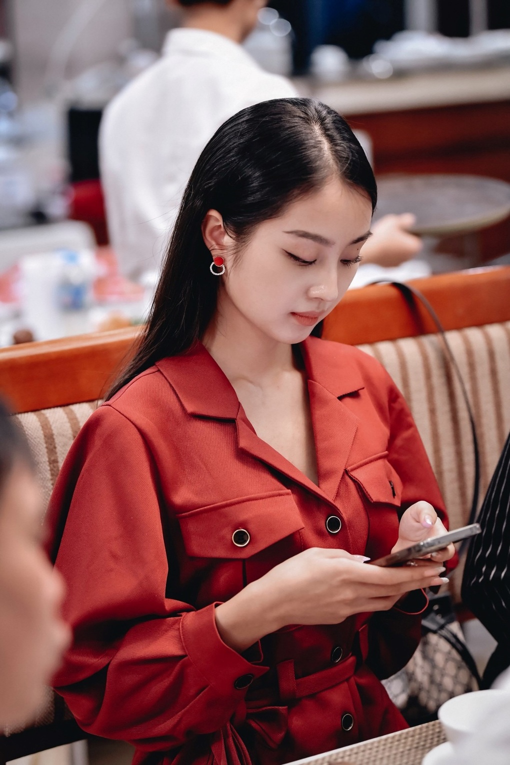 Các nữ sinh thi hoa hậu gửi lời chúc Tết tới độc giả Dân trí - 6 Các nữ sinh thi hoa hậu gửi lời chúc Tết tới độc giả Dân trí - 6