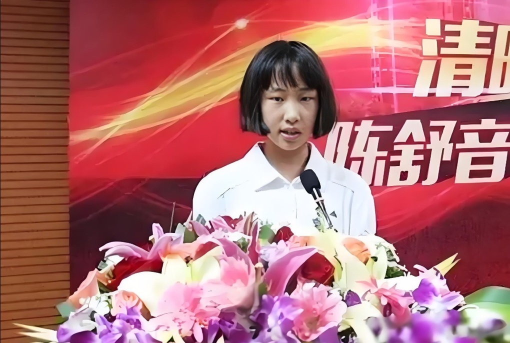 طفل موهوب عمره 12 سنة الجامعة، كيف يعيش في انفتاحا؟ - 1 Thần đồng 12 tuổi vào đại học, 20 tuổi đang sống như thế nào? - 1