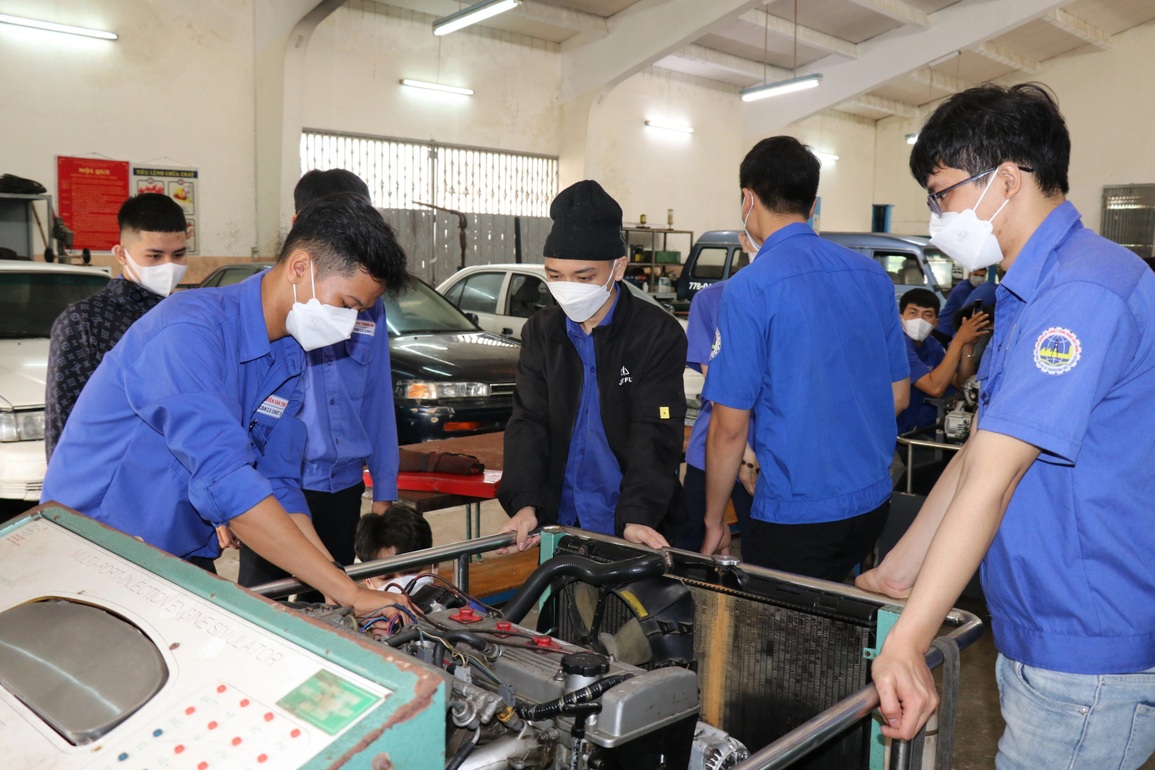 Doanh nghiệp đặt hàng, sinh viên ra trường không lo thất nghiệp - 3 Doanh nghiệp đặt hàng, sinh viên ra trường không lo thất nghiệp - 3