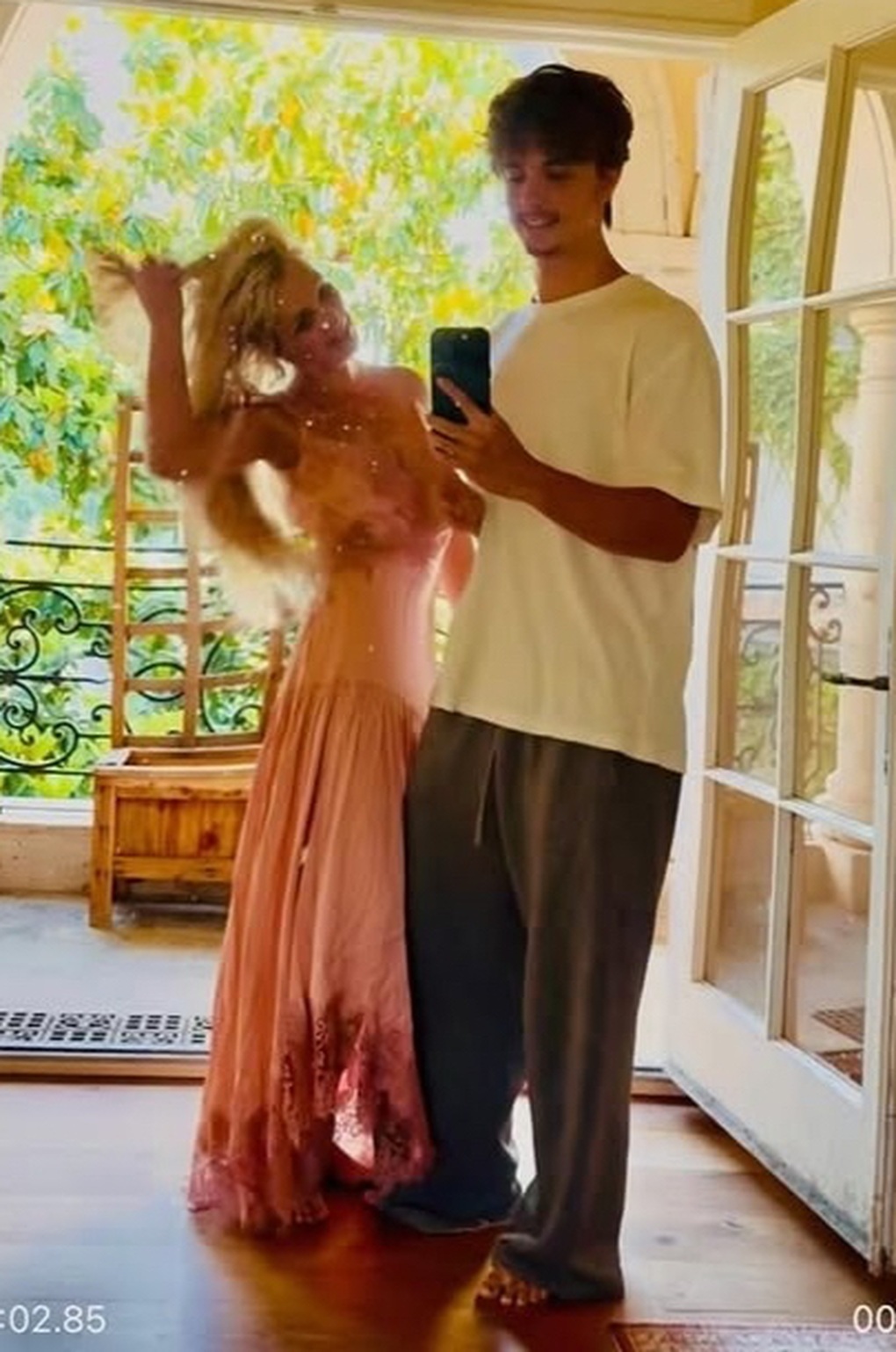 Khoảnh khắc đoàn tụ của Britney Spears và con trai sau nhiều năm xa cách - 1 Khoảnh khắc đoàn tụ của Britney Spears và con trai sau nhiều năm xa cách - 1